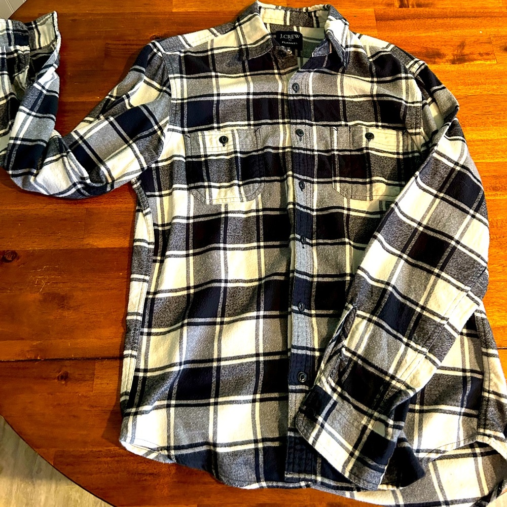 J Crew Flannel Men’s Size Med blue Navy Blue Check pattern VGC
